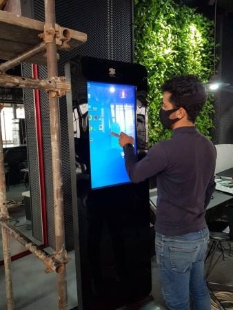 بوفه هوشمند با کیوسک لمسی