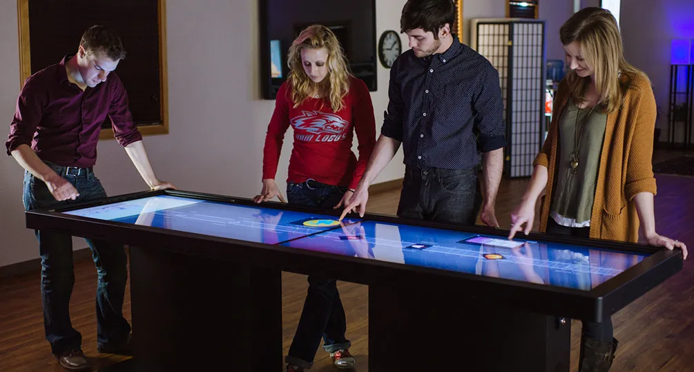 مقایسه میز لمسی با تبلت های بزرگ