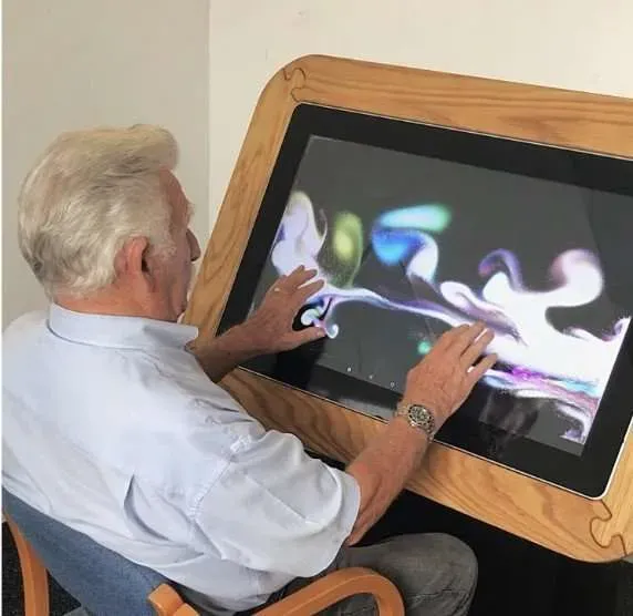 مقایسه میز لمسی با تبلت های بزرگ