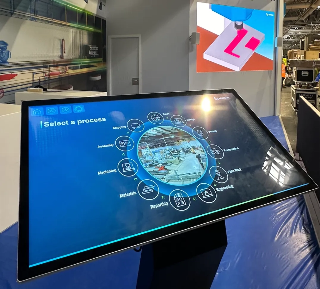 آینده استند های لمسی در صنعت سرگرمی