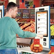 تأثیر کیوسک‌های سفارش گیر بر تجربه خرید در فروشگاه