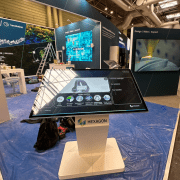 مزایای استفاده از استندهای لمسی در نمایشگاه‌ها