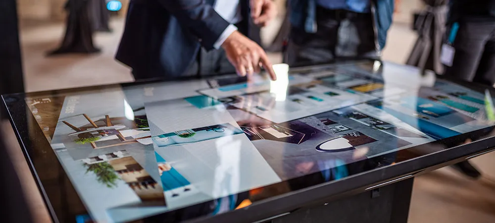 ۱۰ ویژگی کلیدی یک میز لمسی با کیفیت