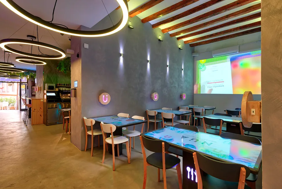 میز لمسی برای سفارش سریع غذا