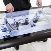 استفاده از میز لمسی در خانه های هوشمند