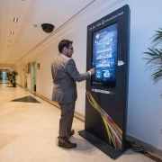 تفاوت کیوسک لمسی اطلاع‌ رسانی با کیوسک فروش بلیت