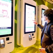 راهنمای خرید استند لمسی فروشگاهی