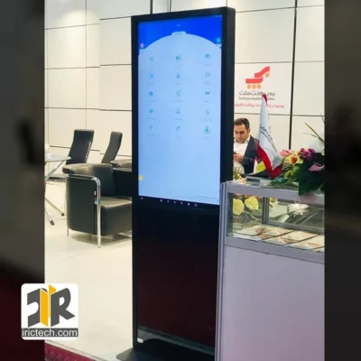 کیوسک لمسی دیجیتال با امکان نصب کارت خوان و پرداخت آنلاین