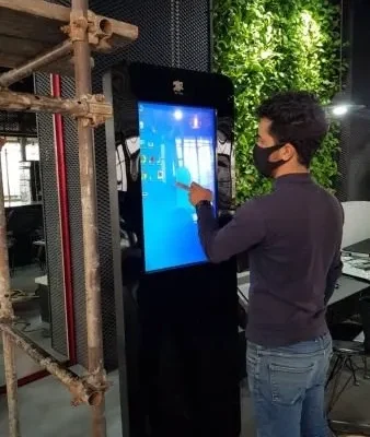 بوفه هوشمند با کیوسک لمسی